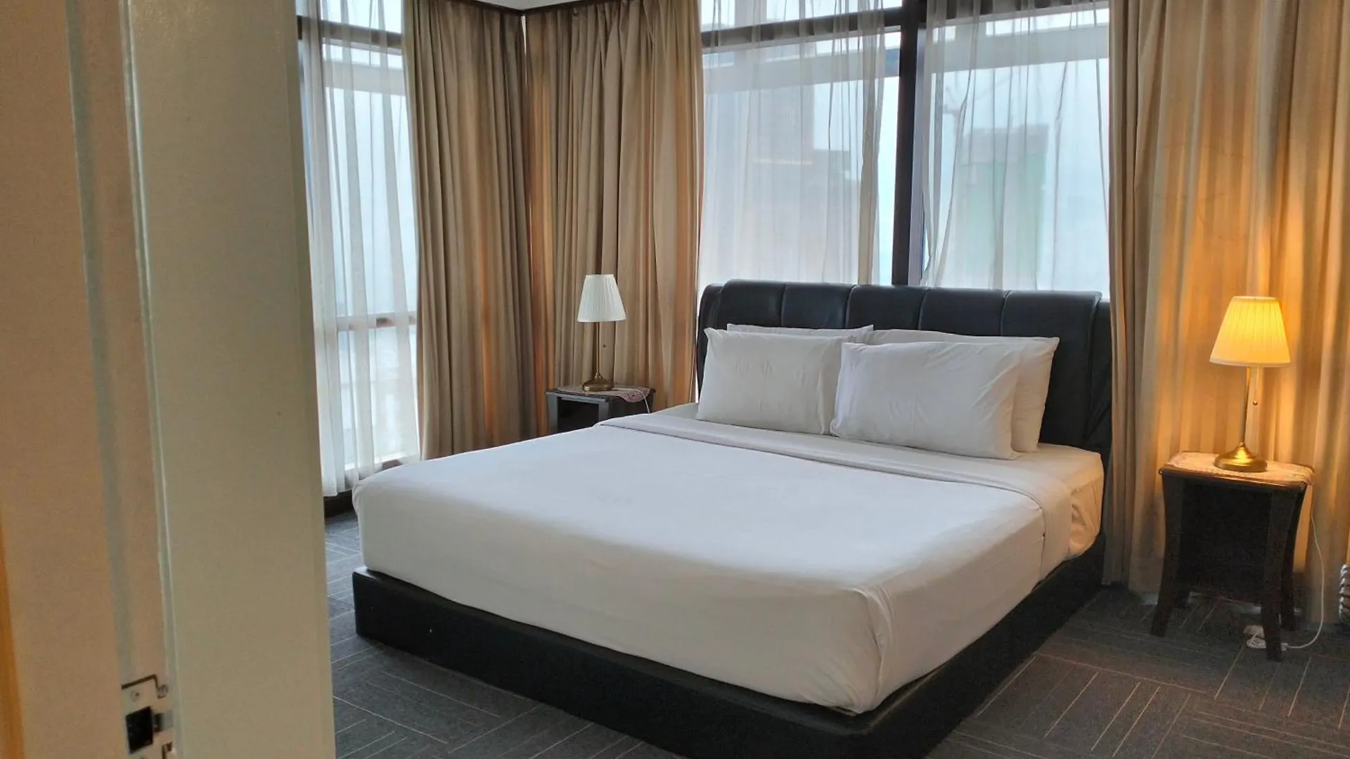 Apartment Berjaya Times Square Service Suite By Luna Kuala Lumpur